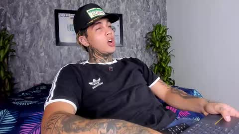 Snapshot of juan_alvarez18 chatting on February 18, 2025, 4:15 am juan_alvarez18 online show from February 18, 2025, 4:15 am