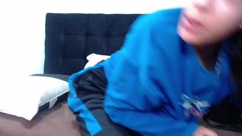 Snapshot of juan_and_luciana chatting on February 4, 2026, 12:00 pm online show from February 4, 2026, 12:00 pm