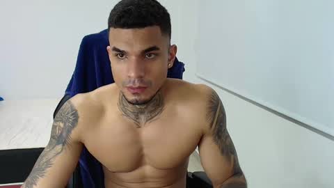 juan_gomez_1 online show from September 16, 2025, 12:22 am