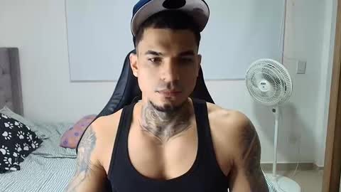 juan_gomez_1 online show from January 8, 2026, 5:15 pm