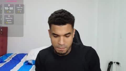 juan_gomez_1 online show from February 5, 2026, 11:53 pm