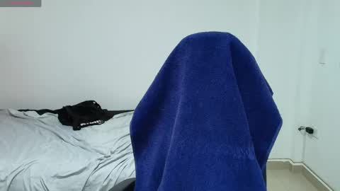 juan_gomez_1 online show from April 17, 2026, 9:01 am