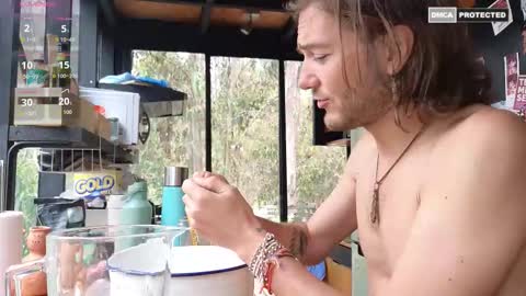 Juana1hin online show from November 20, 2025, 4:29 pm