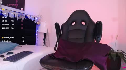 juancamilo66_ online show from December 25, 2024, 8:40 am