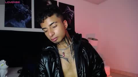 juancamilo66_ online show from January 28, 2025, 3:15 am