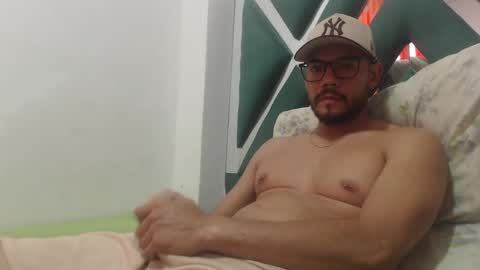 Snapshot of juanfe_style chatting on November 11, 2025, 12:38 pm juanfe_style online show from November 11, 2025, 12:38 pm