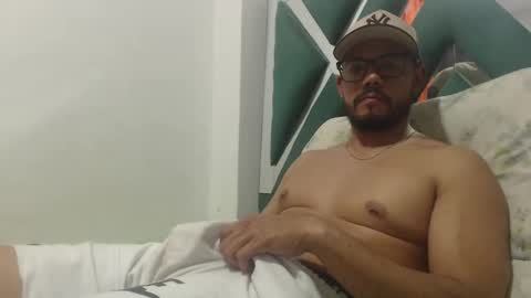 Snapshot of juanfe_style chatting on November 14, 2025, 11:13 pm juanfe_style online show from November 14, 2025, 11:13 pm