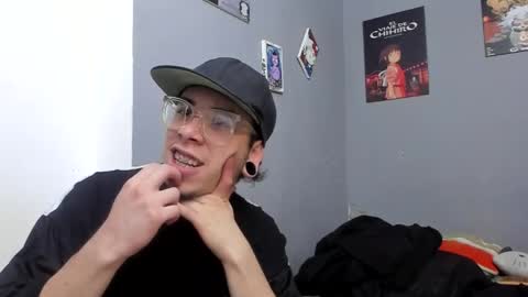 juanftmaria2 online show from April 23, 2026, 9:17 pm