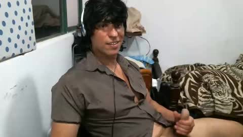 Snapshot of juanito2727 chatting on December 21, 2024, 5:03 am amor online show from December 21, 2024, 5:03 am