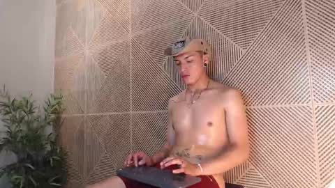 Snapshot of juanse_colling chatting on February 28, 2026, 9:38 pm Juanse Colling online show from February 28, 2026, 9:38 pm