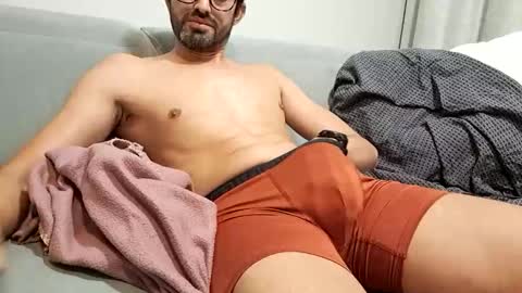juanxxxo_ online show from November 9, 2025, 1:42 pm