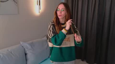 Emma online show from December 3, 2025, 8:00 am