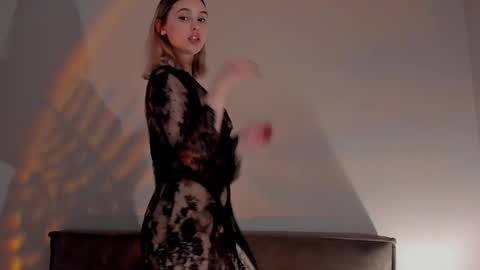 Angelica online show from February 5, 2025, 5:09 am