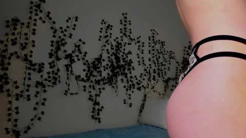 Angelica online show from October 17, 2025, 2:04 am