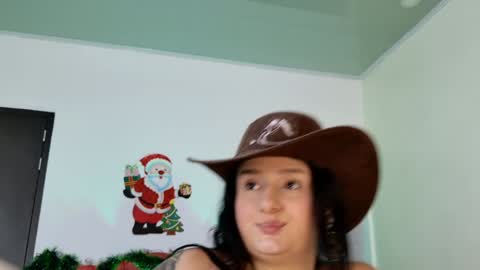 Snapshot of juice6abby9 chatting on December 17, 2024, 10:43 pm Sisi online show from December 17, 2024, 10:43 pm