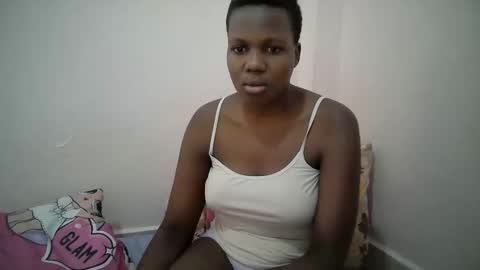 juicy_bella2 online show from September 18, 2025, 12:18 pm