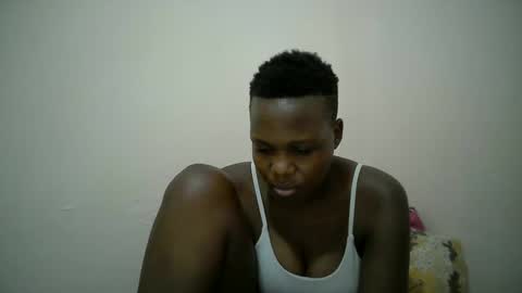 juicy_bella2 online show from September 30, 2025, 10:37 pm