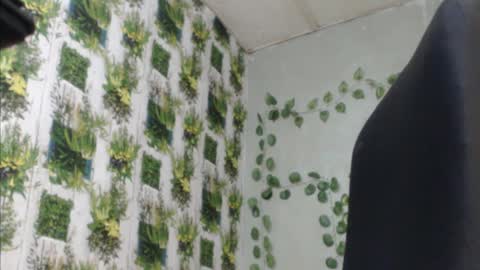 Snapshot of juicy_gold22 chatting on January 6, 2025, 10:37 pm Mariagold online show from January 6, 2025, 10:37 pm