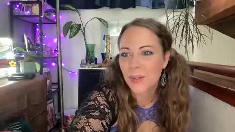 juicy_jussy online show from April 27, 2026, 8:18 pm
