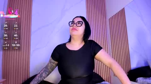 Juicy online show from November 5, 2025, 11:10 am