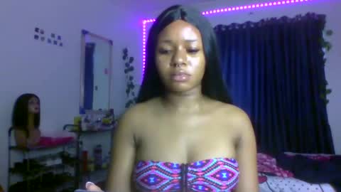 Snapshot of juicy_pussy1122 chatting on October 25, 2025, 8:22 am Emily online show from October 25, 2025, 8:22 am