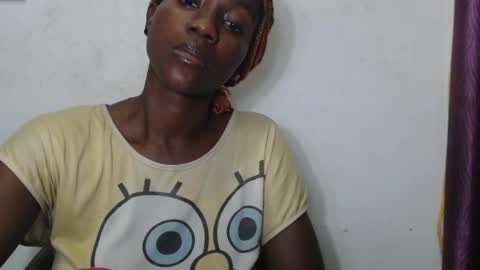 Snapshot of juicyberryx chatting on June 3, 2026, 10:18 am queen online show from June 3, 2026, 10:18 am