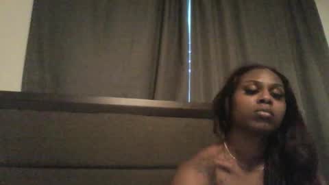 JuicyExotic online show from November 18, 2025, 2:32 pm