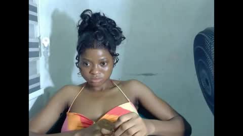 juicynpinkx online show from April 18, 2026, 7:07 pm