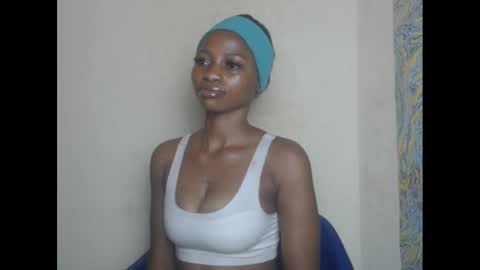 juicypiexx online show from February 14, 2025, 8:05 pm