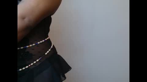 juicyxpink online show from February 22, 2025, 2:08 pm