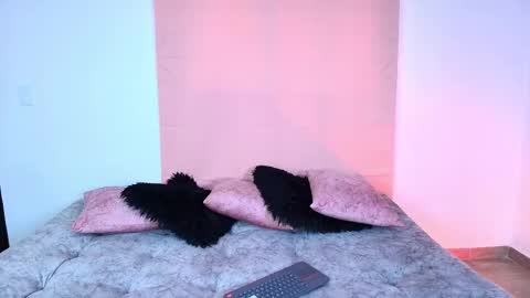 Jules and Gia online show from November 2, 2025, 1:35 pm