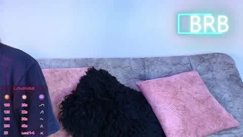 Jules and Gia online show from May 30, 2026, 9:17 am