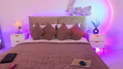 Jules Nightt online show from April 1, 2026, 9:45 pm