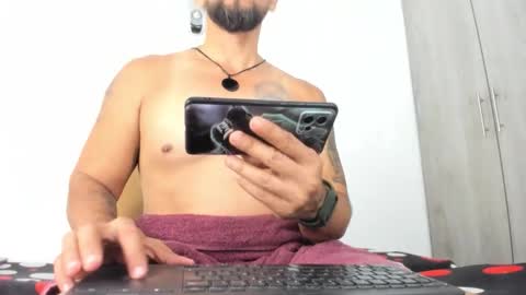 juleslake2 online show from January 17, 2026, 2:05 am