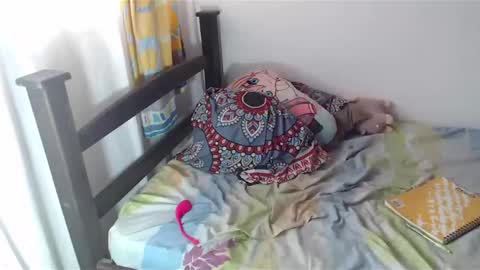 Julfigo online show from February 14, 2025, 8:59 pm