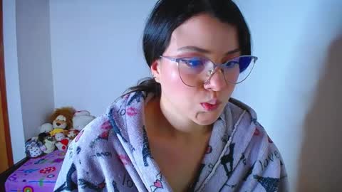 Snapshot of juli05star chatting on October 5, 2025, 8:51 pm Juliana online show from October 5, 2025, 8:51 pm
