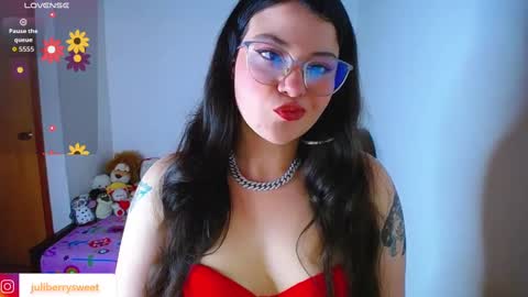 Snapshot of juli05star chatting on October 10, 2025, 1:59 am Juliana online show from October 10, 2025, 1:59 am