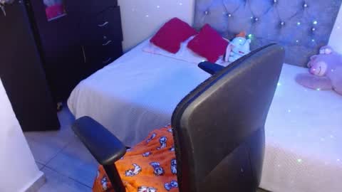  Juliana Torres  online show from March 6, 2025, 8:48 pm