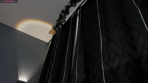 Juli Modelo Independiente online show from February 4, 2025, 3:15 pm