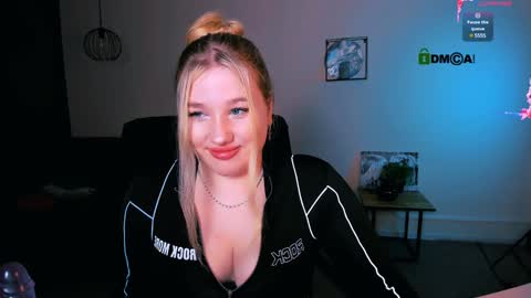 juli kisss online show from January 10, 2025, 8:26 pm