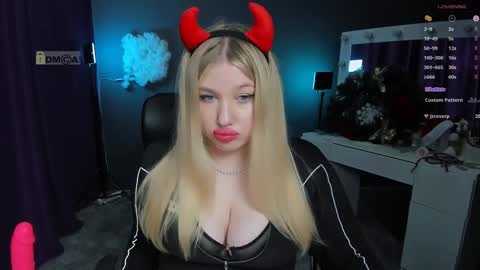 juli kisss online show from January 14, 2025, 10:34 pm