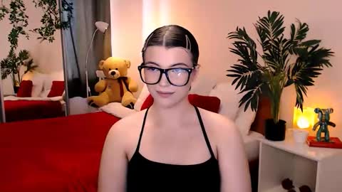 julia485262 online show from June 3, 2026, 1:46 pm