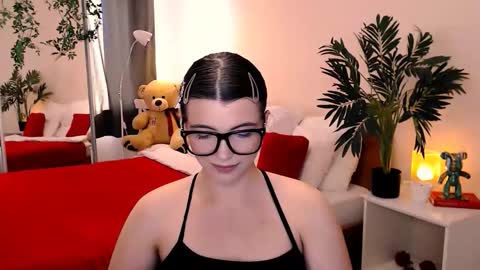 julia485262 online show from June 3, 2026, 2:44 pm