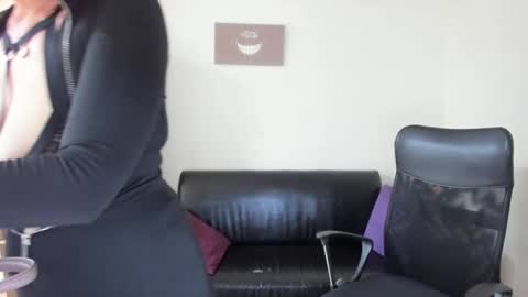 Julia Andersone online show from February 3, 2025, 6:56 am