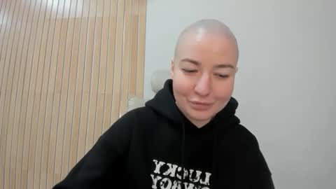 julia bright online show from April 10, 2026, 2:22 pm