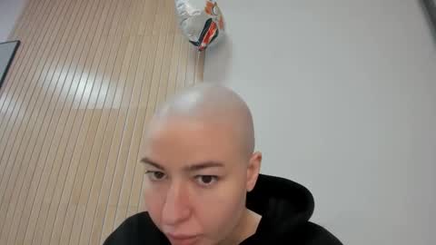 julia bright online show from April 12, 2026, 2:55 pm