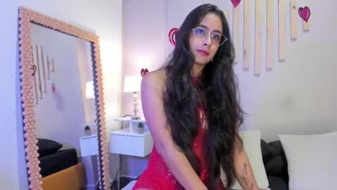 Snapshot of julia_martinezz_ chatting on February 17, 2025, 11:34 am J U L IA M A R T I N E Z online show from February 17, 2025, 11:34 am