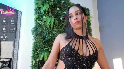 Snapshot of julia_martinezz_ chatting on November 27, 2025, 11:56 am J U L IA M A R T I N E Z online show from November 27, 2025, 11:56 am