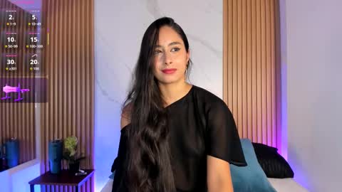 J U L IA   M A R T I N E Z online show from March 2, 2026, 11:39 am