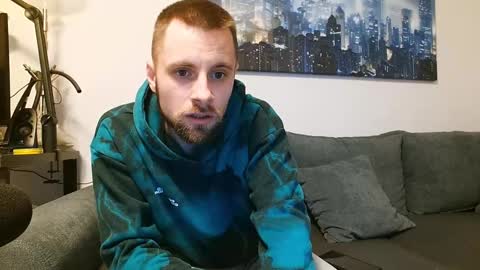 julia_official online show from February 23, 2025, 7:49 pm